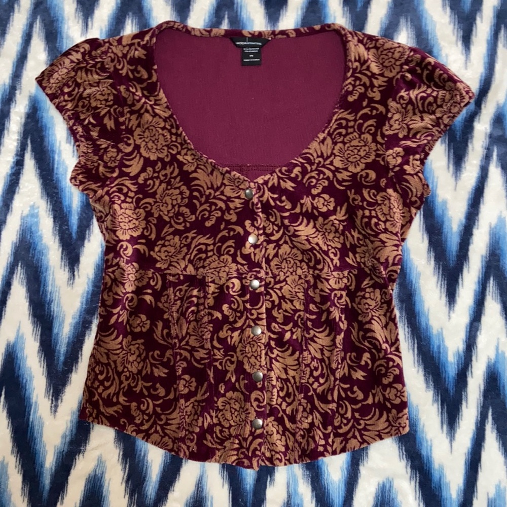 Adorable corset style top